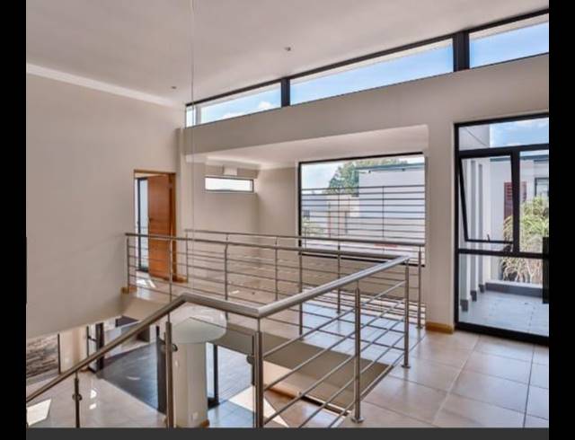 4 BEDROOM TOWNHOUSE FOR SALE IN MORNINGSIDE HILLS